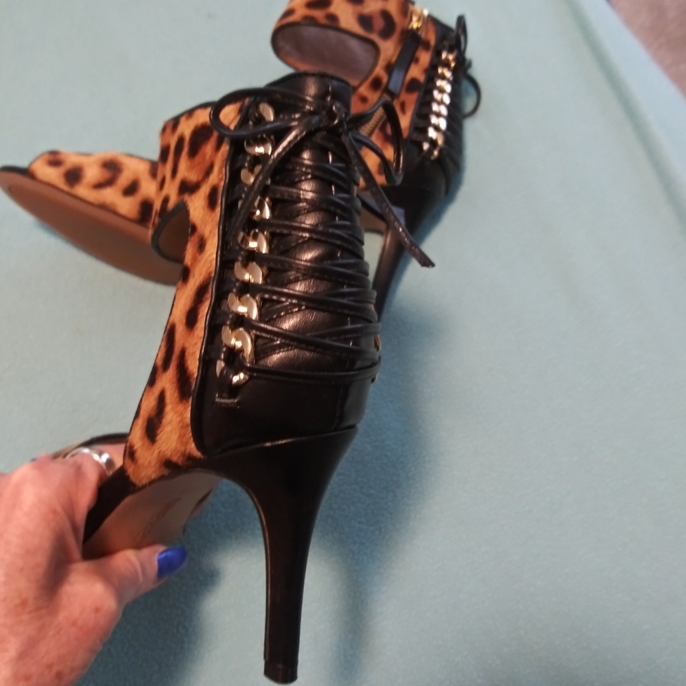 Nine West leopard pumps